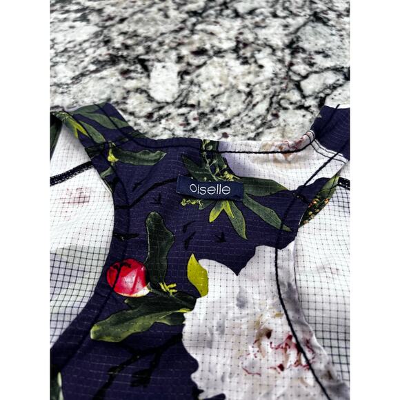 Oiselle women’s top size 4 racer back - Picture 9 of 10